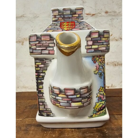 Sadler Robin Hood Castle Themed Teapot - Picture 5 of 10